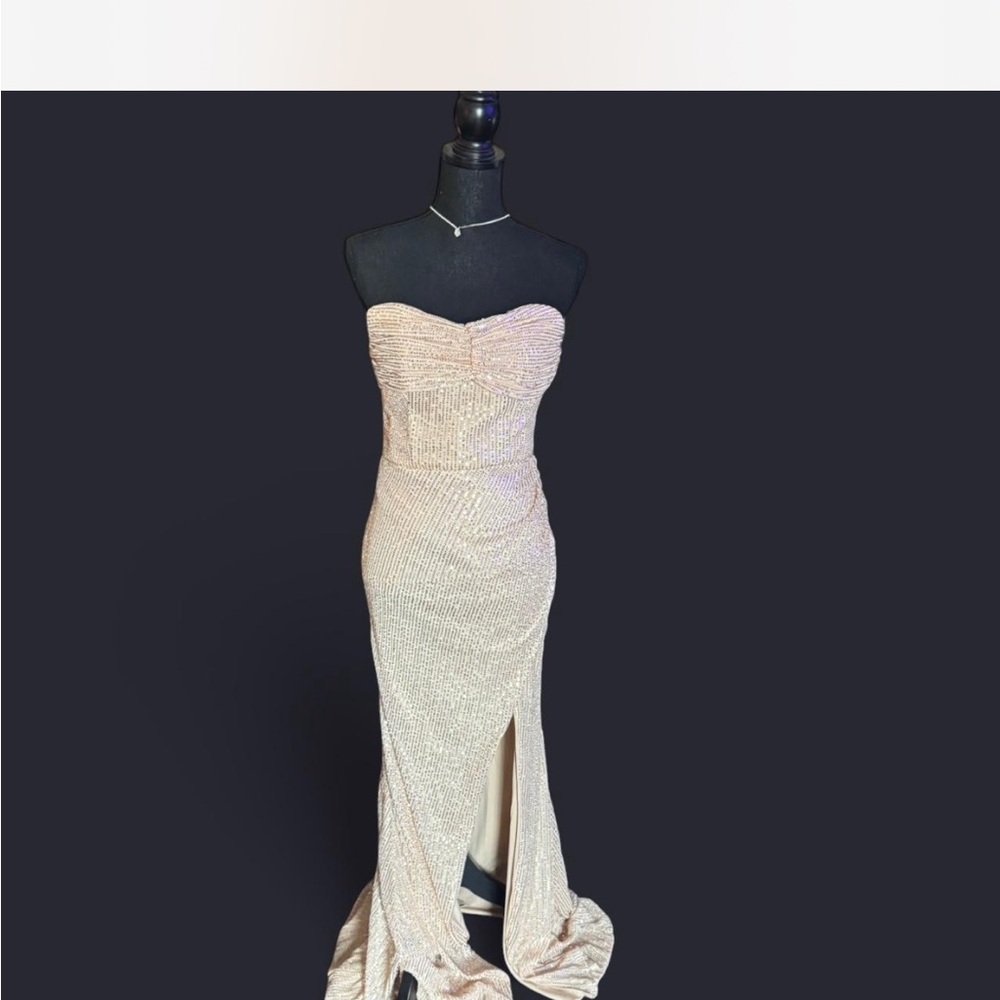 Elegant Strapless Evening Gown